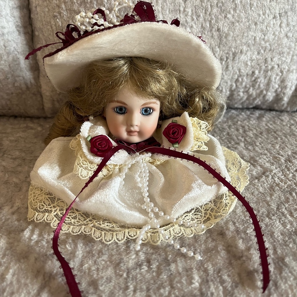 Marie Osmond Victorian treasures series. Antonia porcelain doll head ornament.